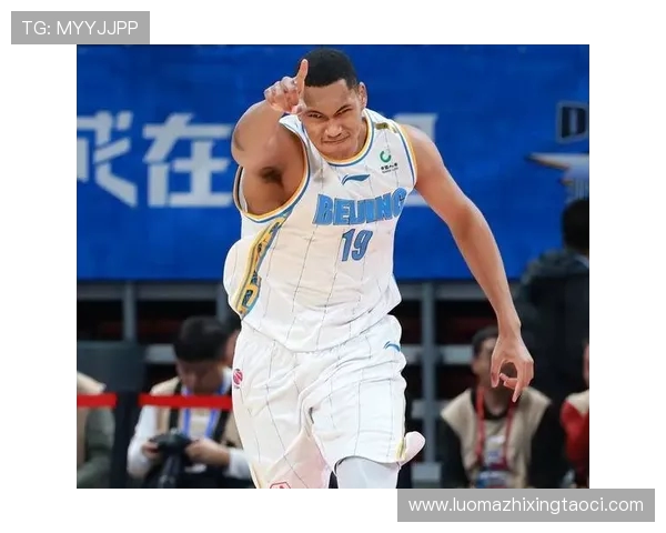 年仅20岁的CBA足球球员成队内新希望